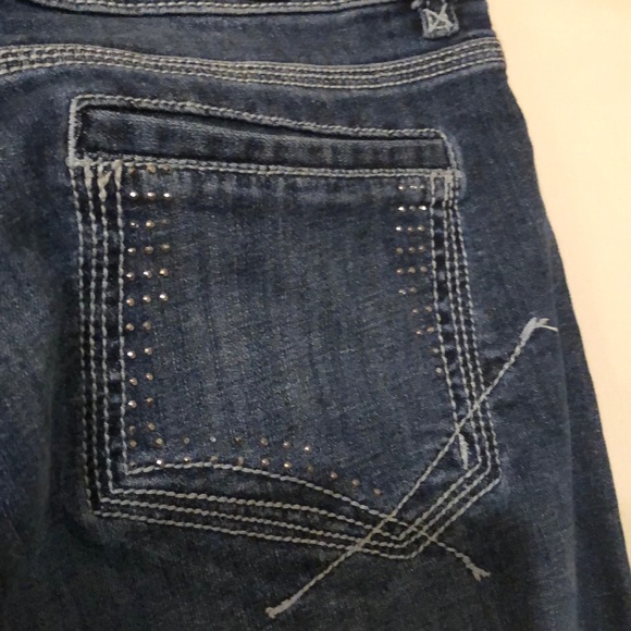 Jeans - Picture 2 of 3